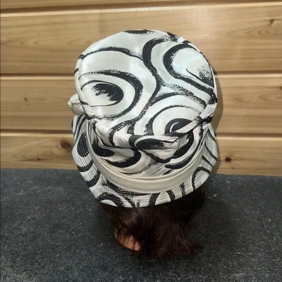 Vintage Black and White Swirl Hat - Picture 3 of 6